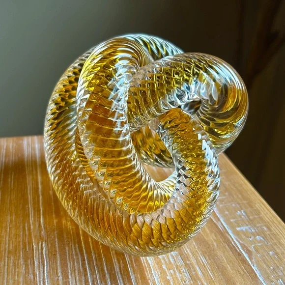Fusion Z Studio Art Glass Nautical Hand Blown Rope Knot Sculpture Paperweight. - Picture 7 of 13